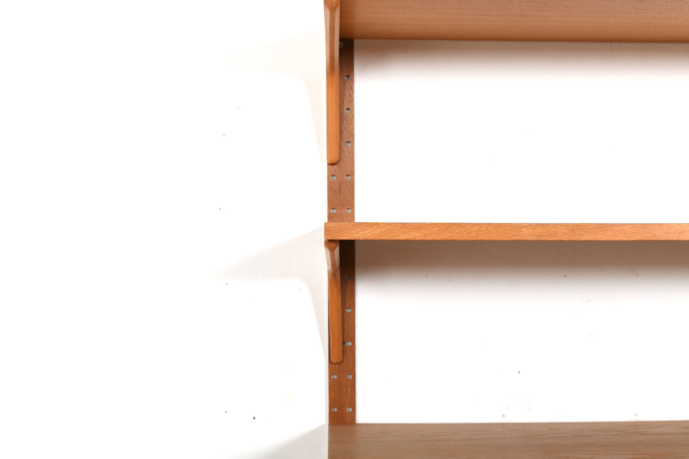 Système d’étagère en chêne danois par HG Furniture Danemark Années 1960
