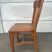 Chaise vintage en bois style bistrot