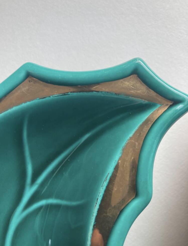 3 green and burgundy leaf-shaped bowls Verceram