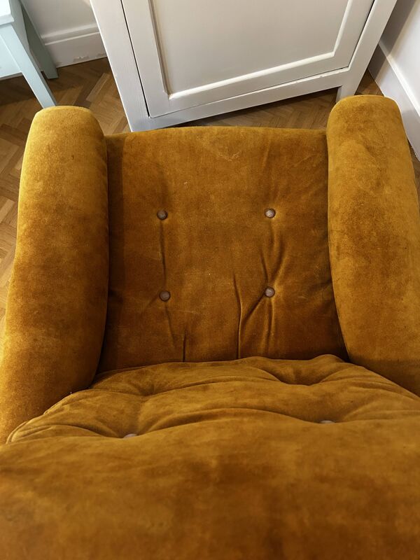 fauteuil années 70 daim jaune