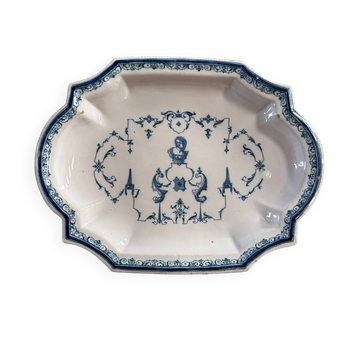 Plat ovale en faïence de Moustiers camaïeu bleu
