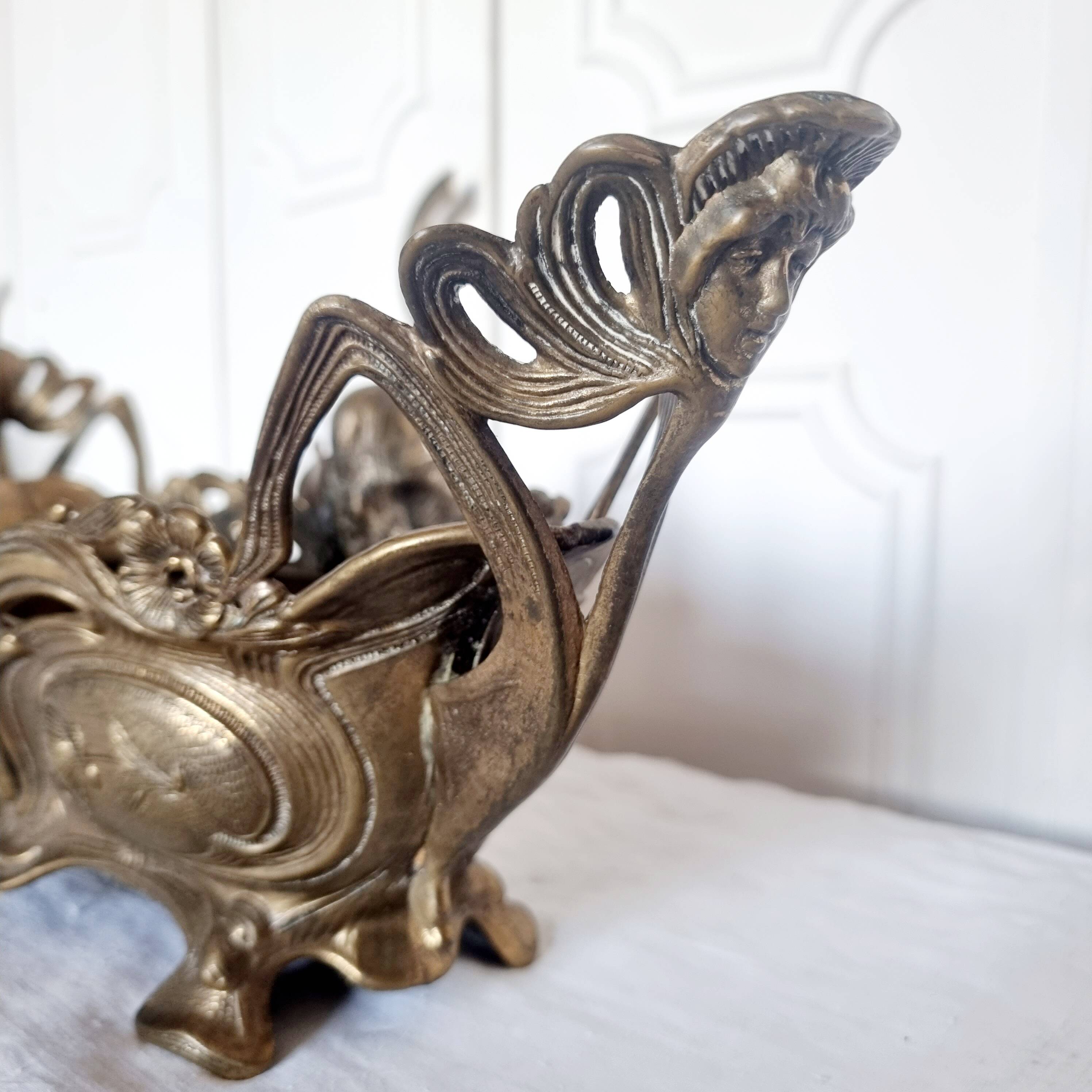 French Art Nouveau bronze planter decorated with a female mermaid