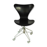 Arne Jacobsen chair for Fritz Hansen model 3117