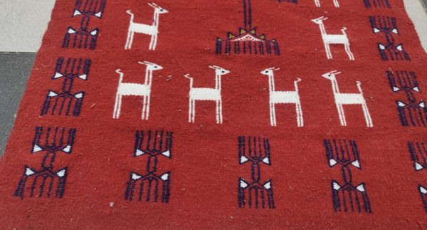 Tapis kilim tissé mains à motifs berbères
