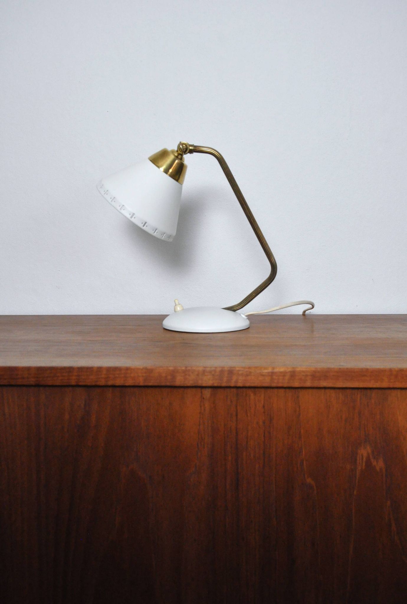 Swedish Table Lamp in Brass and White Metal, EWÅ Värnamo, 1950s