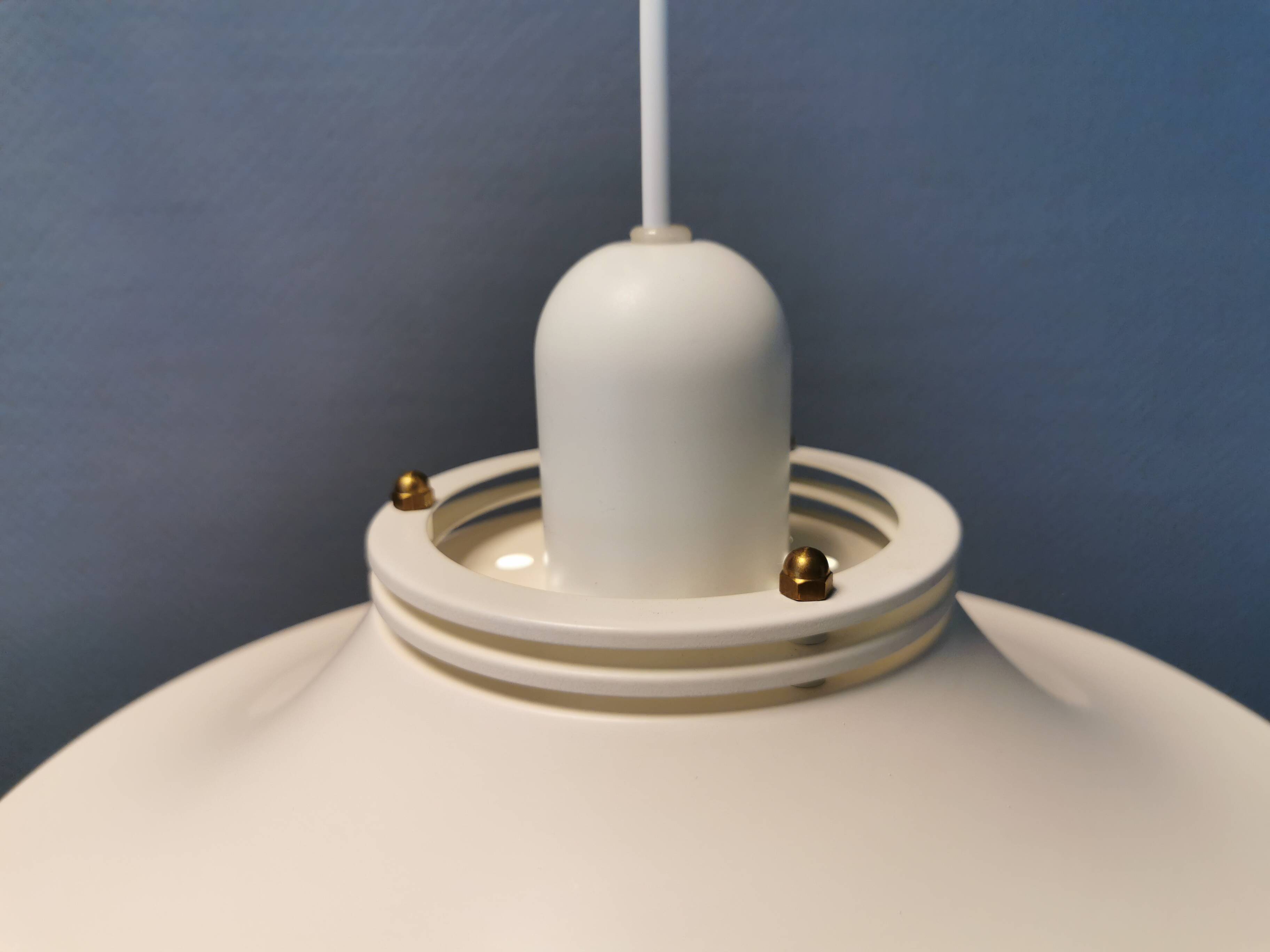Nice medium-sized hanging lamp from Danish Form-Light 1980s.