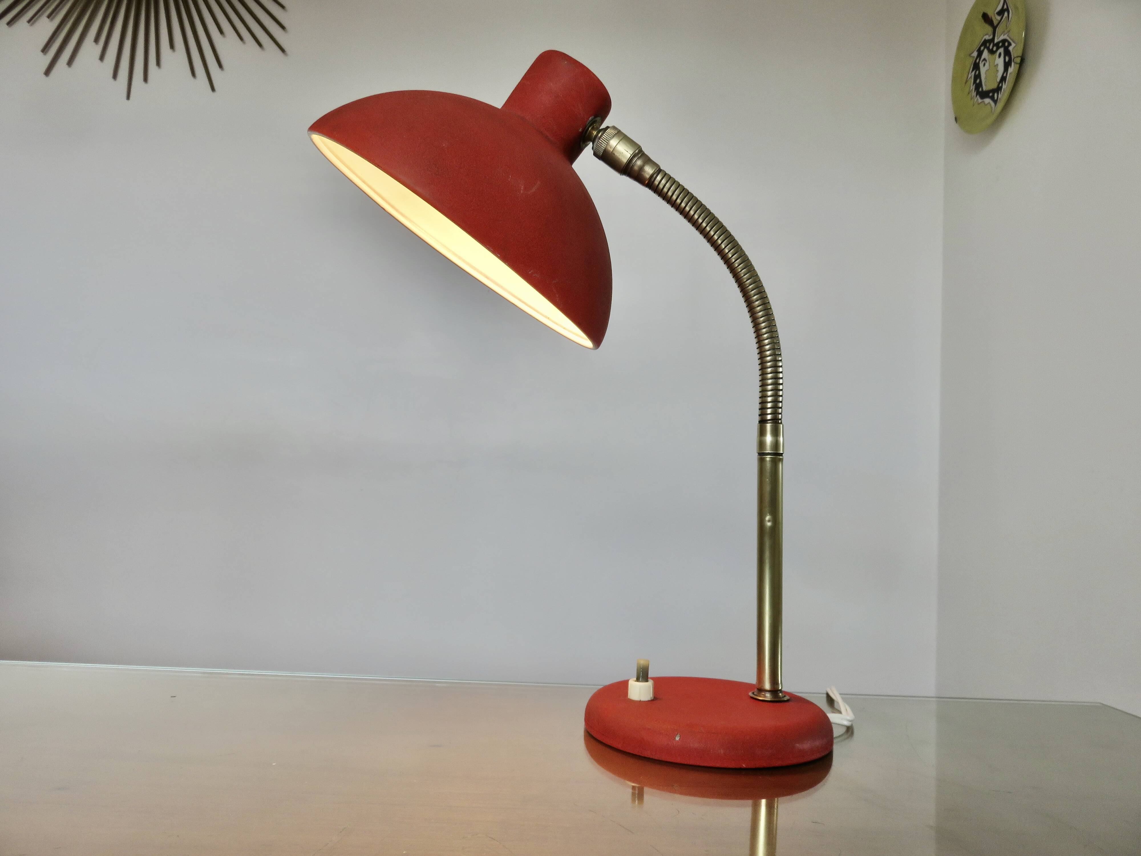 "Cocotte" lamp in brass and red lacquered metal, 1950s-60s.