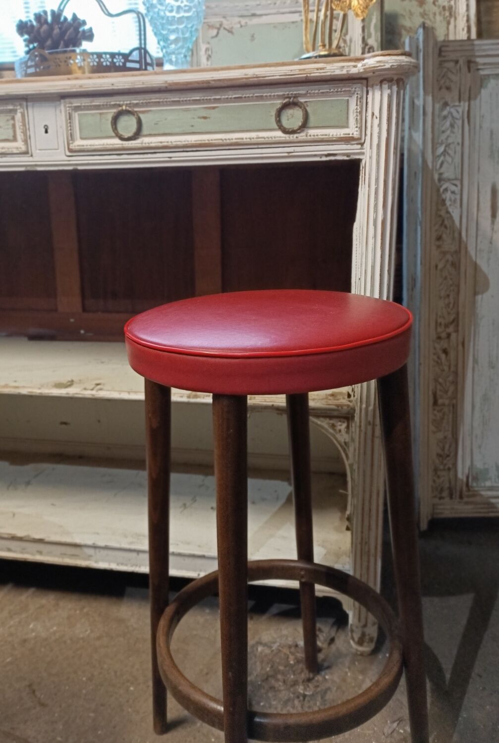 Baumann bar stool