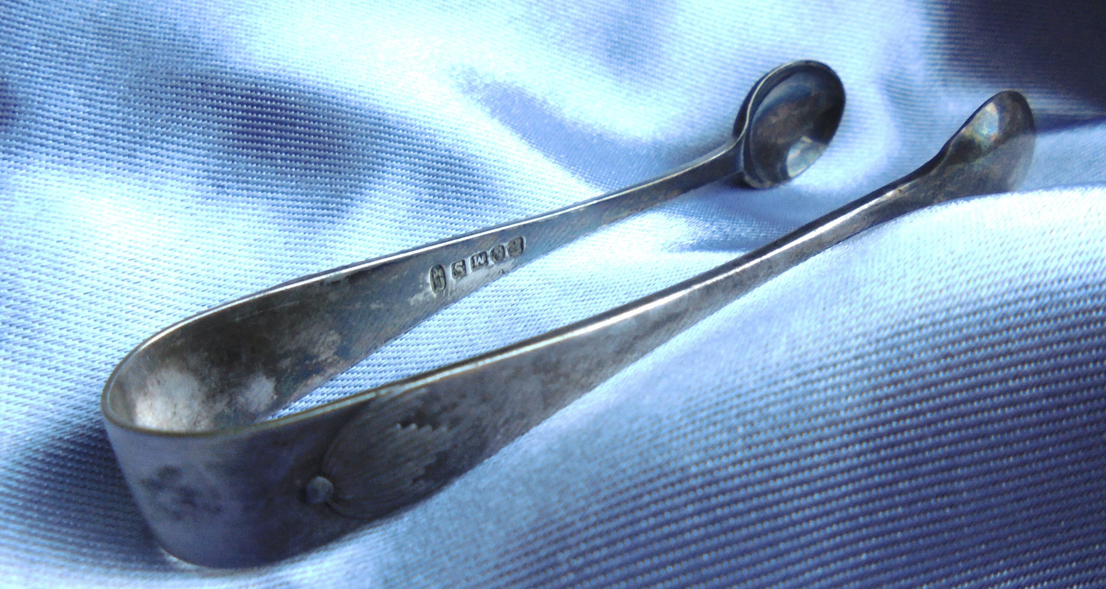 Art Deco sugar pinch