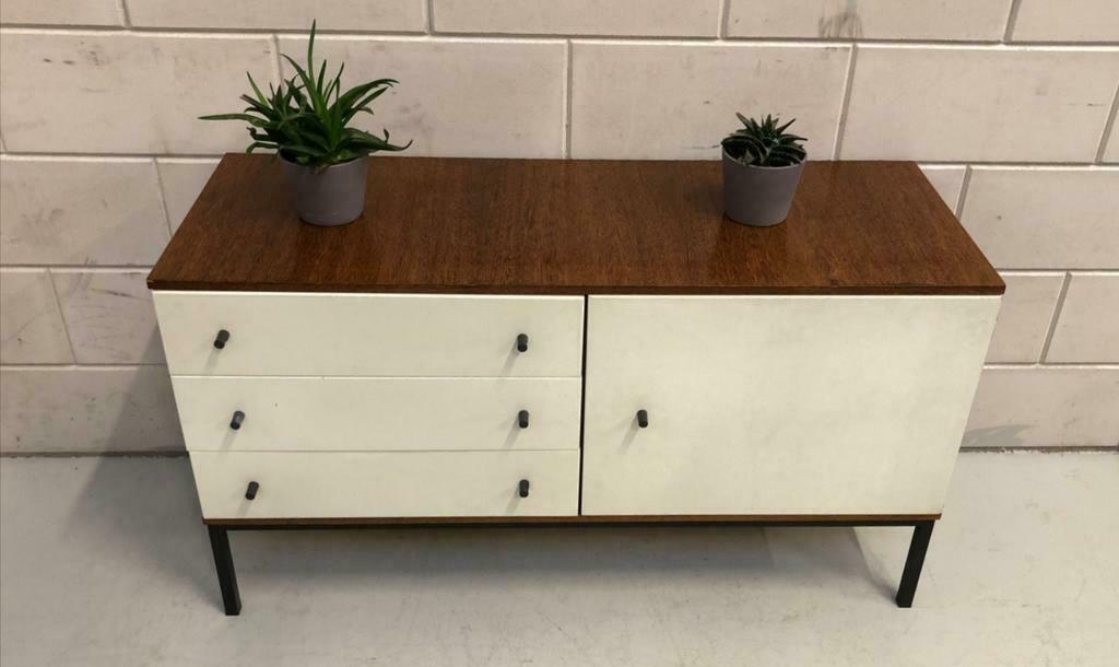 Convenient mid century vintage row