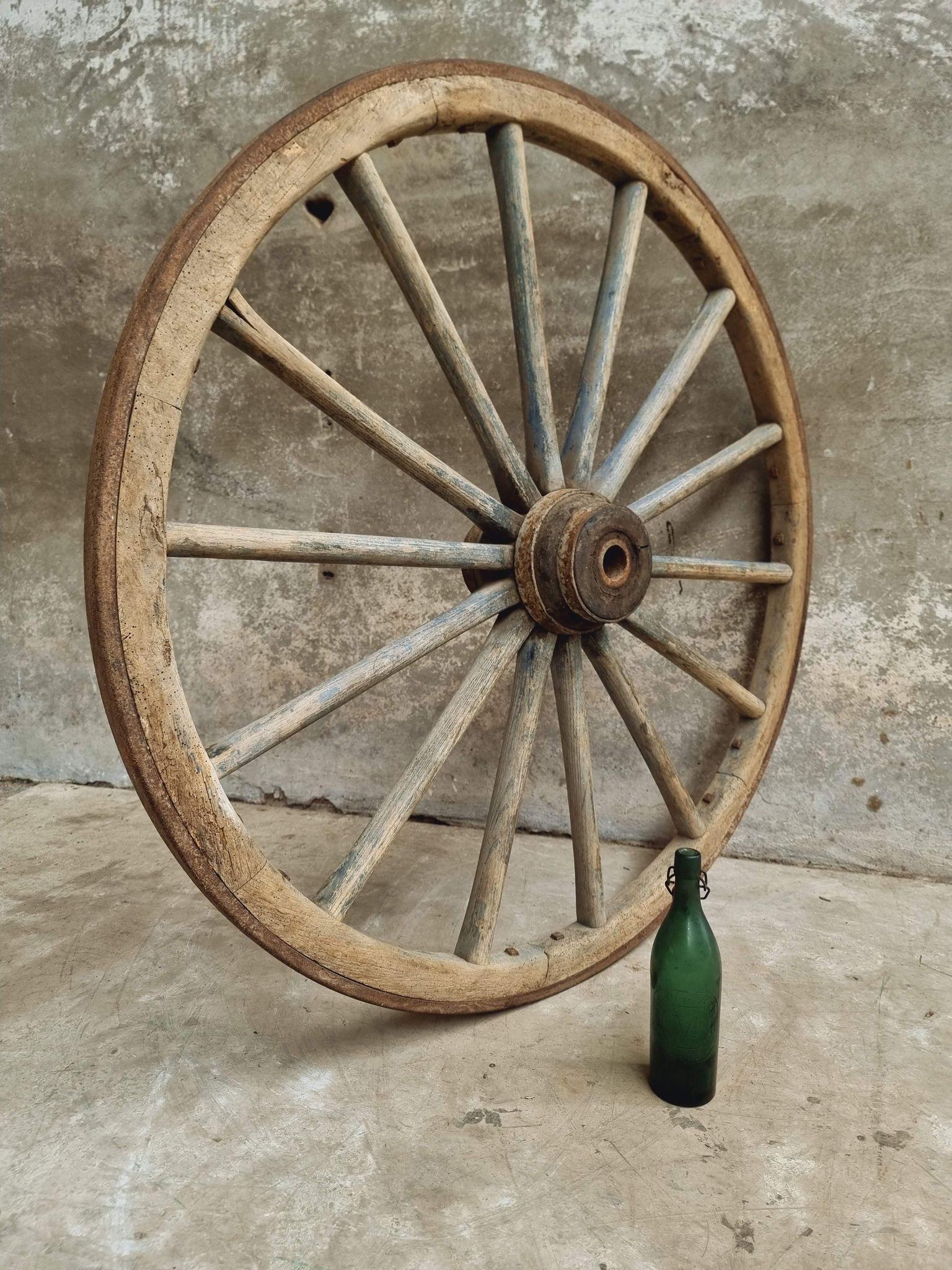 Antique cart wheel wagon wheel XXL oak wood 126 cm