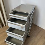 USM Haller wheeled caisson in light grey