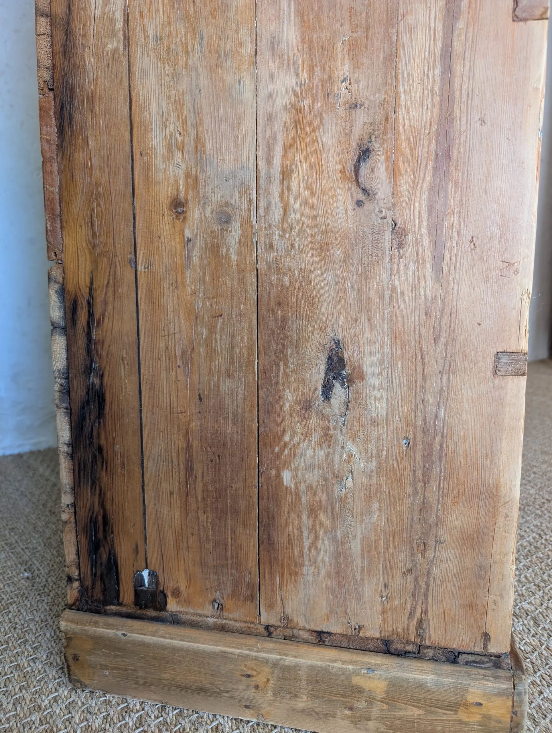 Ancien meuble à casiers en pin – 24 compartiments
