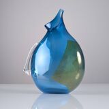 Pichet en verre soufflé à la main unique signé par un artisan du XXe siècle – Bleu vif