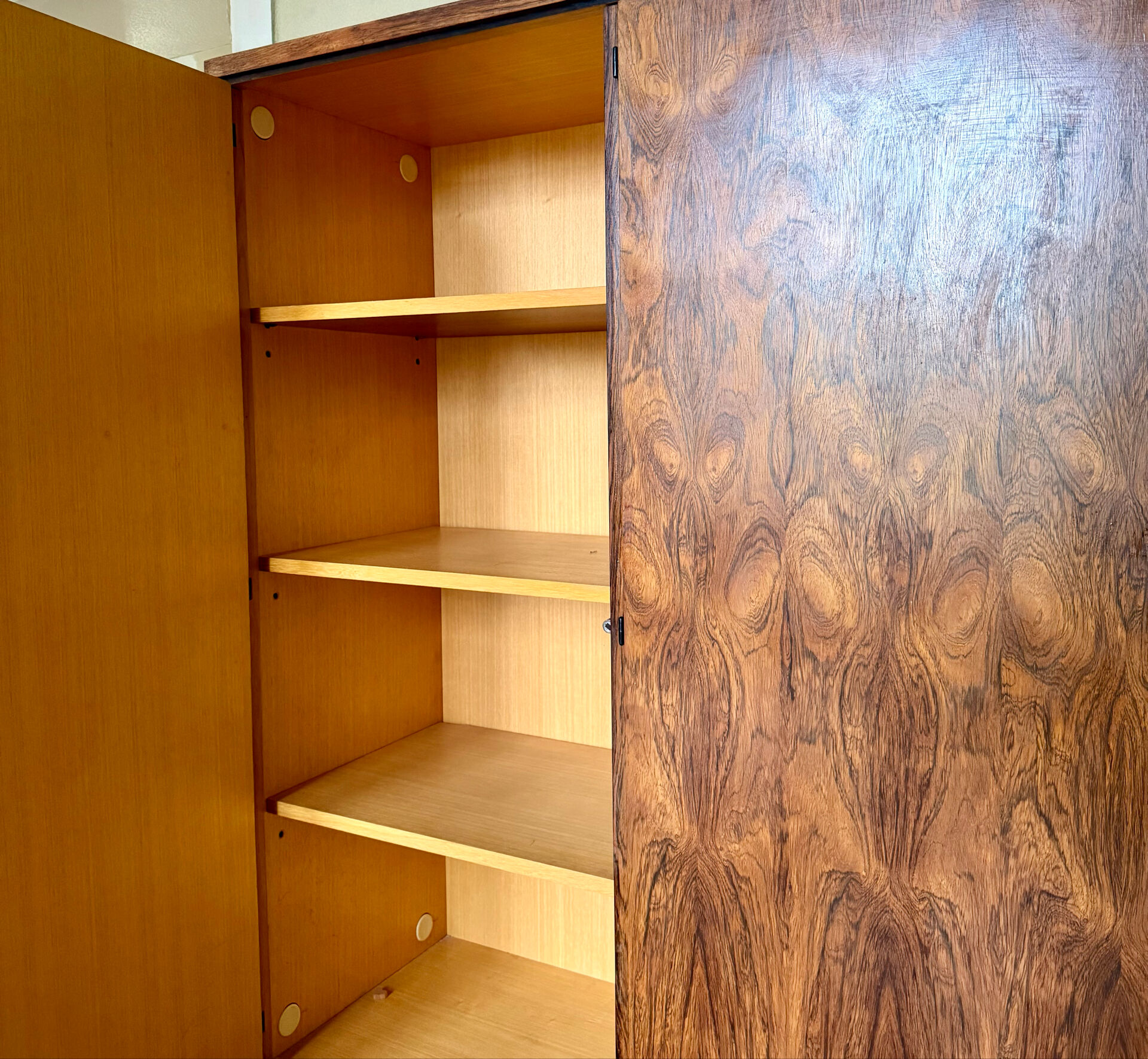 armoire scandinave 1960