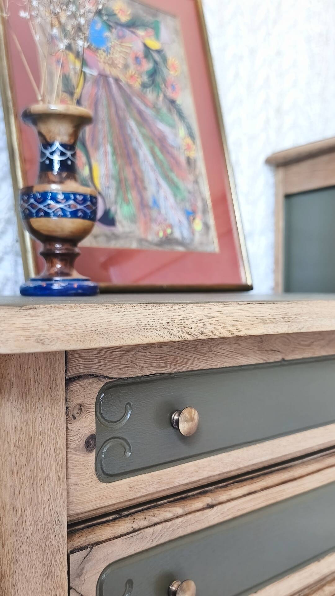 Small chest of drawers/nightstand