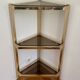 Console d’angle en laiton et verre fumés