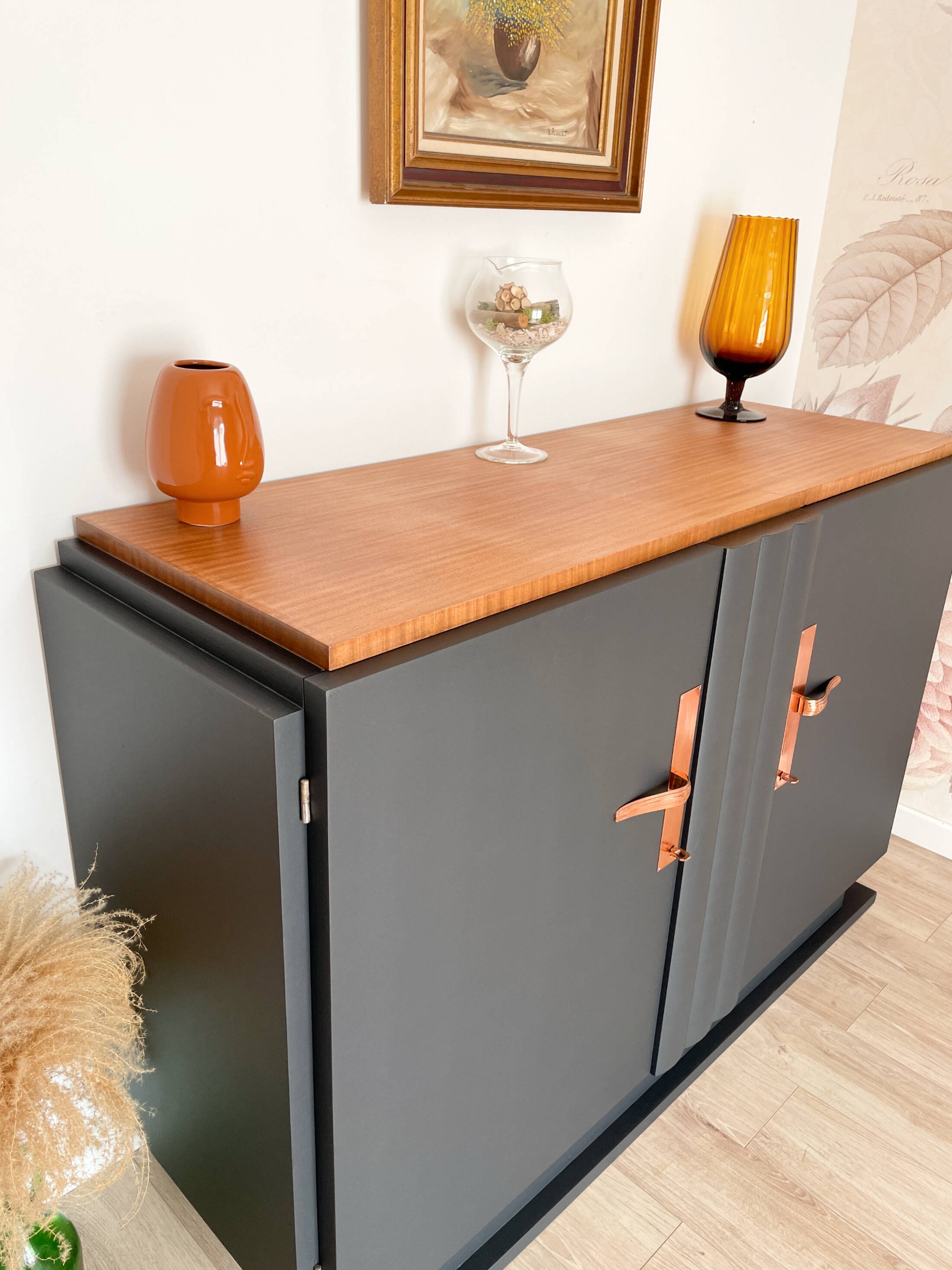 Buffet vintage noir mat et bois brut
