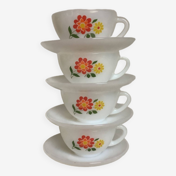 4 anciennes tasses décor de fleurs oranges Arcopal