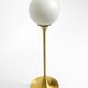 Lampe de table ou de sol des années 1960 avec une grande boule en verre de Sölken Leuchten.