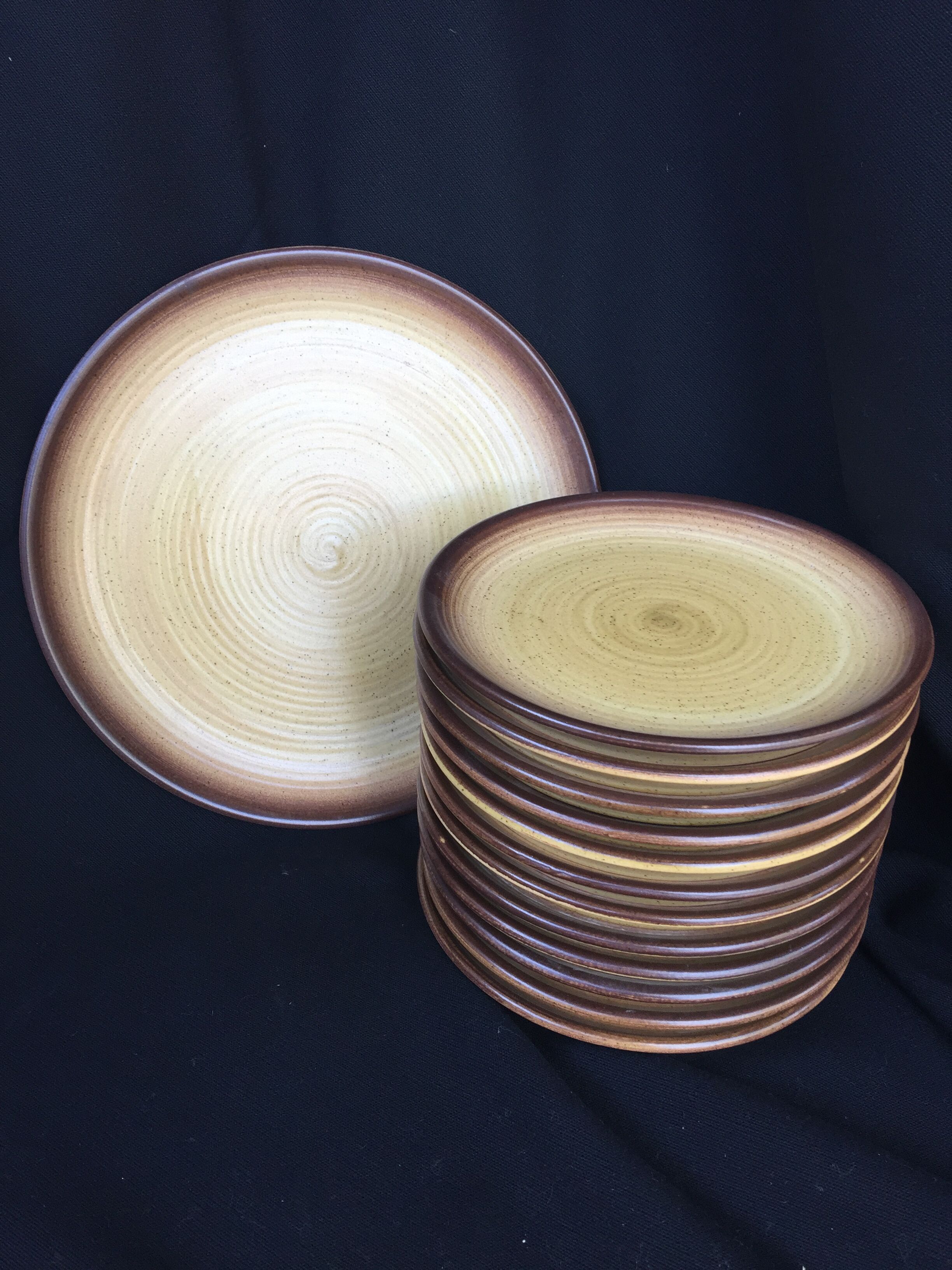 Stoneware dessert plates