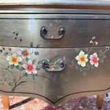 Commode en bois doré