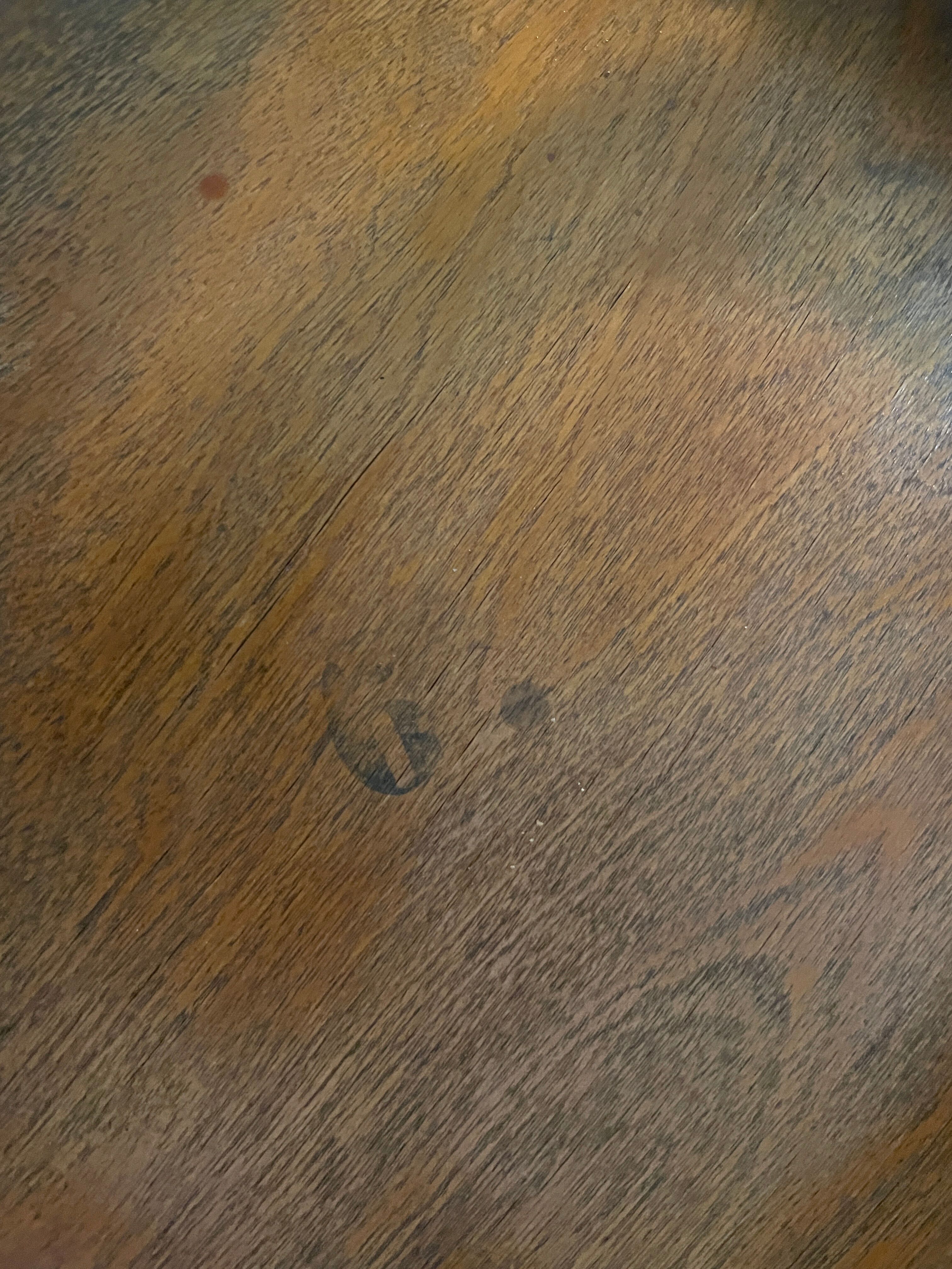 3 Chaises bistrot dont 2 Baumann