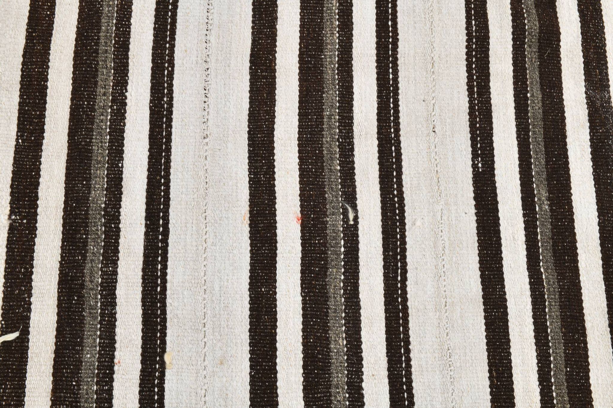 Tapis Kilim vintage rayé contemporain, 206 x 304 cm