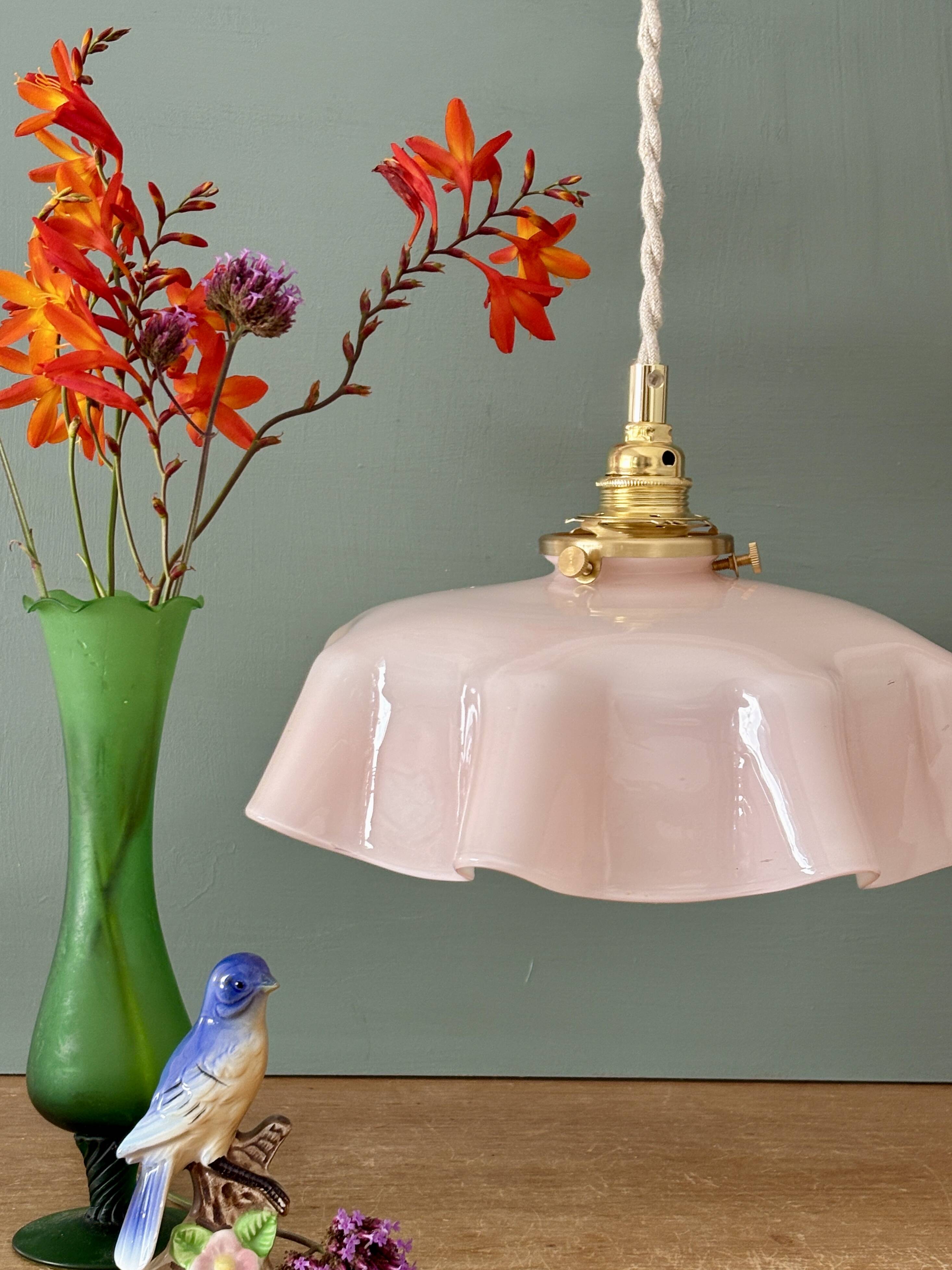 Vintage pendant light in pink opaline.