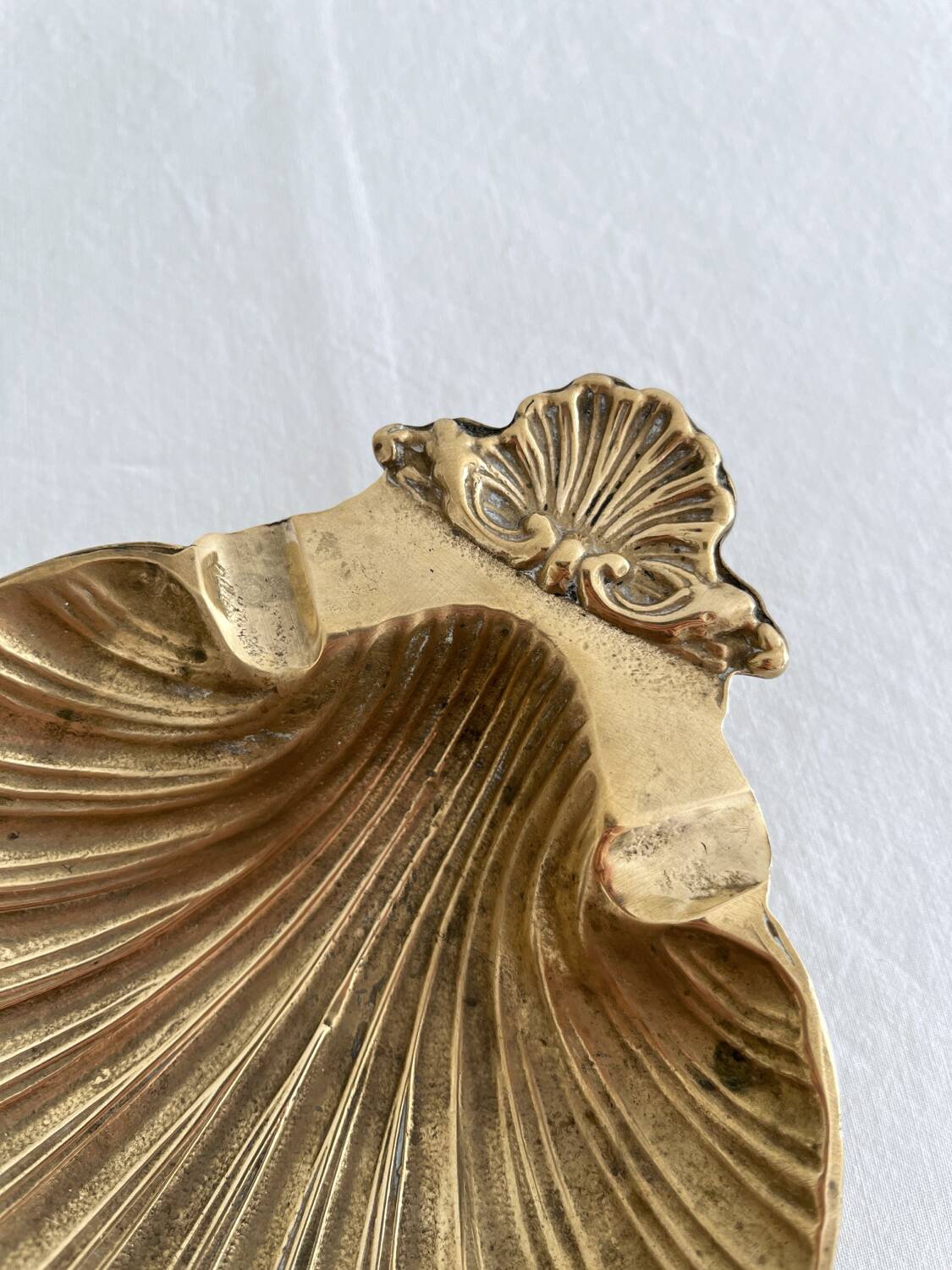 Vintage bronze shell ashtray