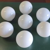 7 globes en opaline, milieu XXème