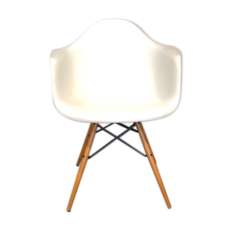White DAW armchair by Charles & Ray Eames