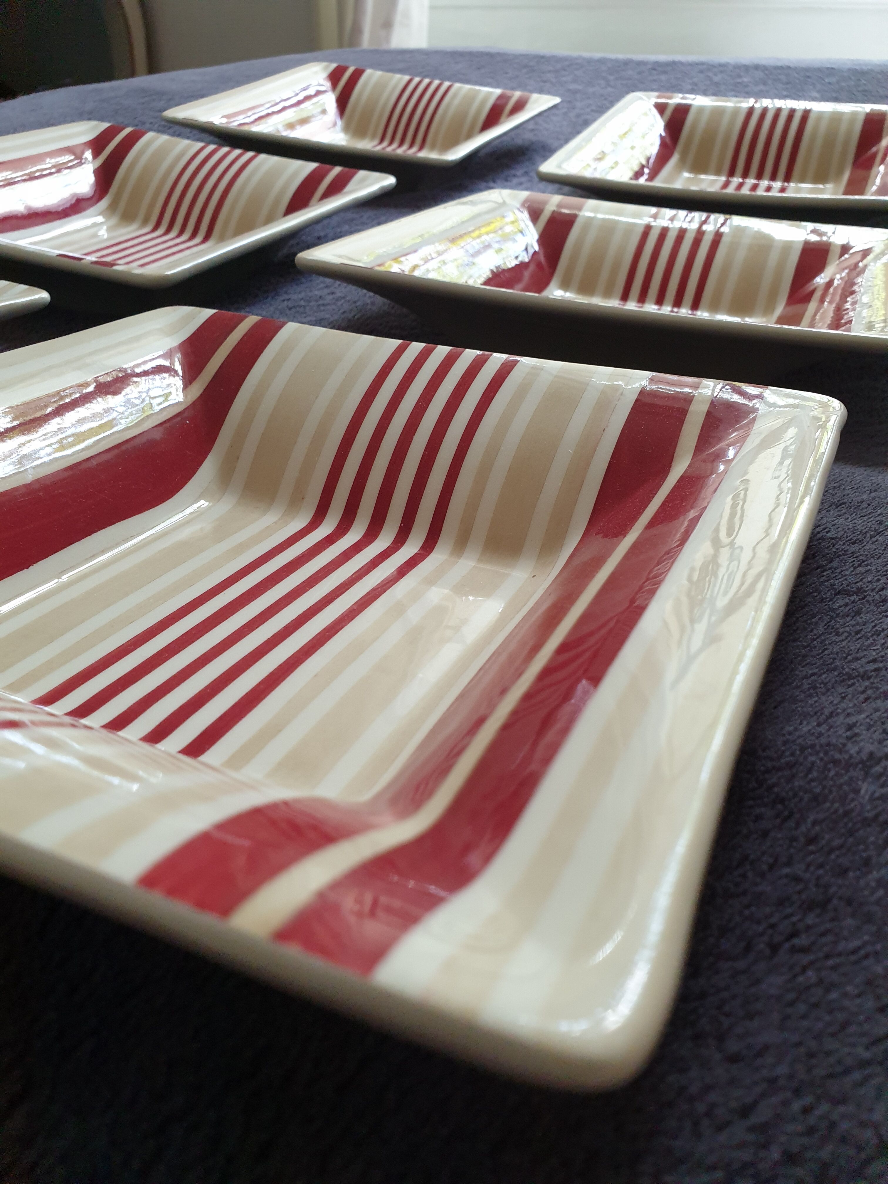 Modern hollow square plate series of 6
