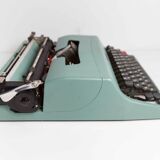 Olivetti Lettera 32 typewriter revised and new ribbon