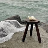 Tripod farm stool