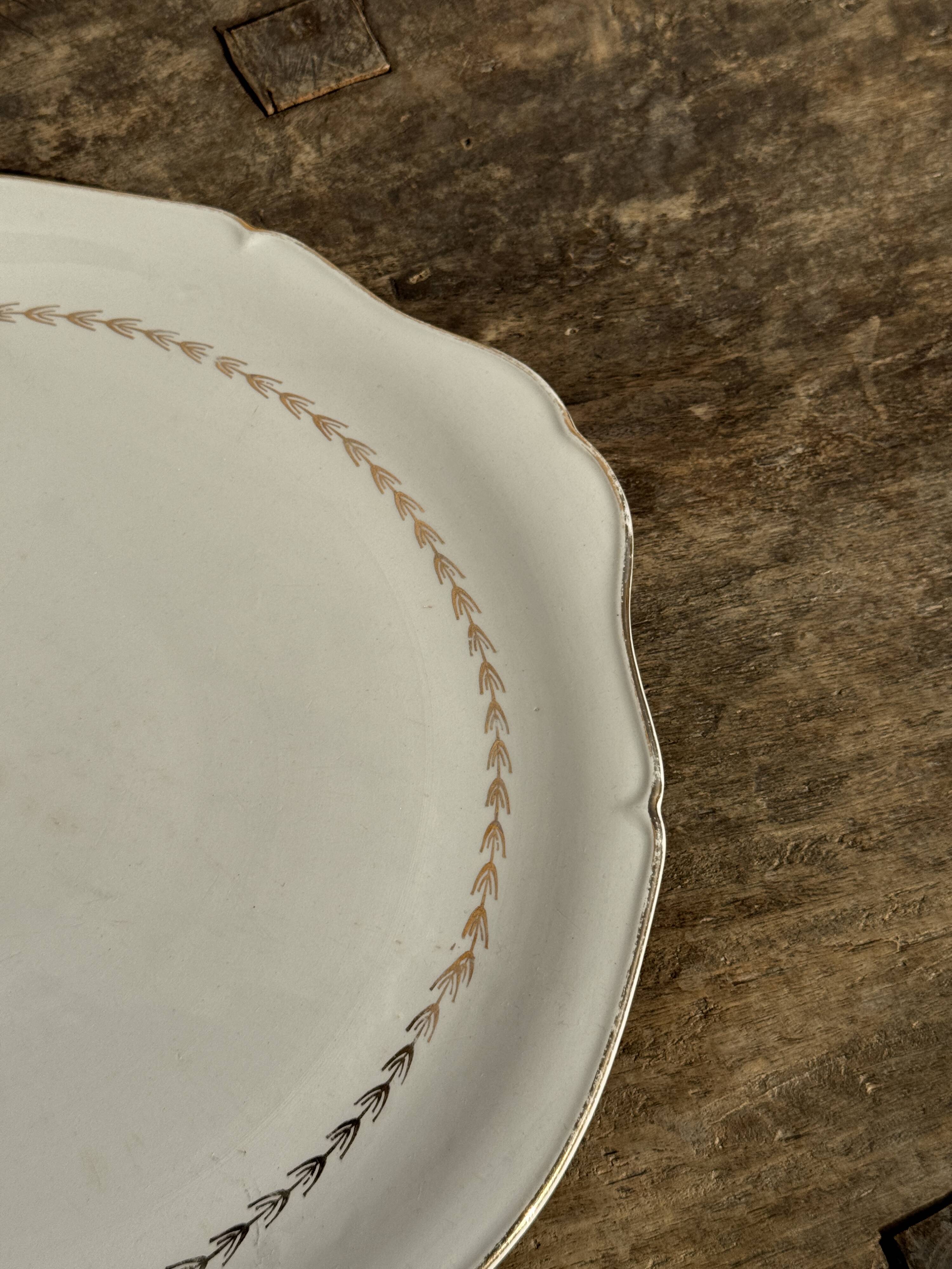 Large earthenware tart dish from Gien Quimper with a golden rim D35
