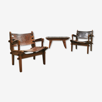 Vintage leather lounge chairs and table Angel Pazmino
