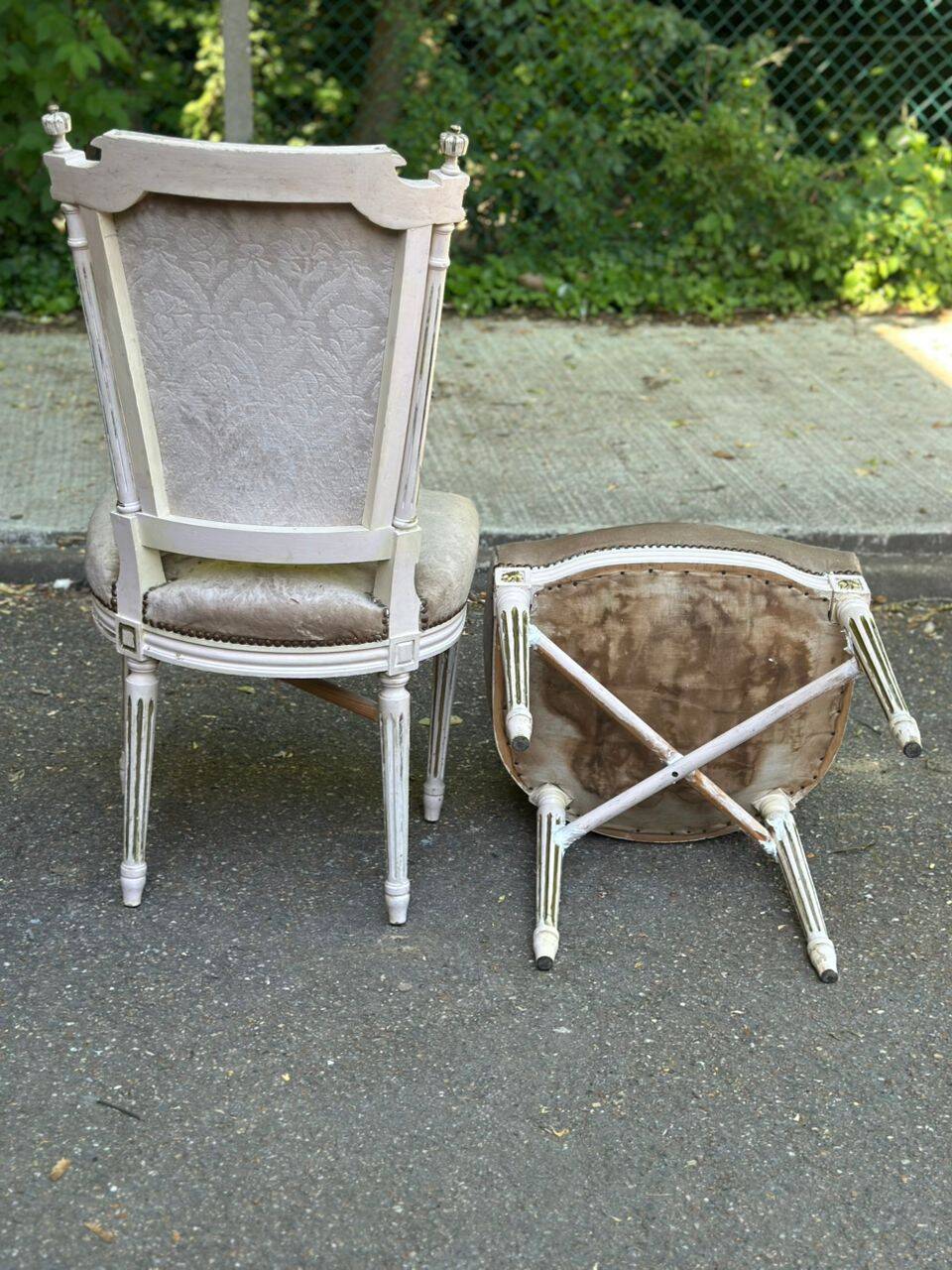 2 chaises Louis XVI médaillon carré du XIXème siècle