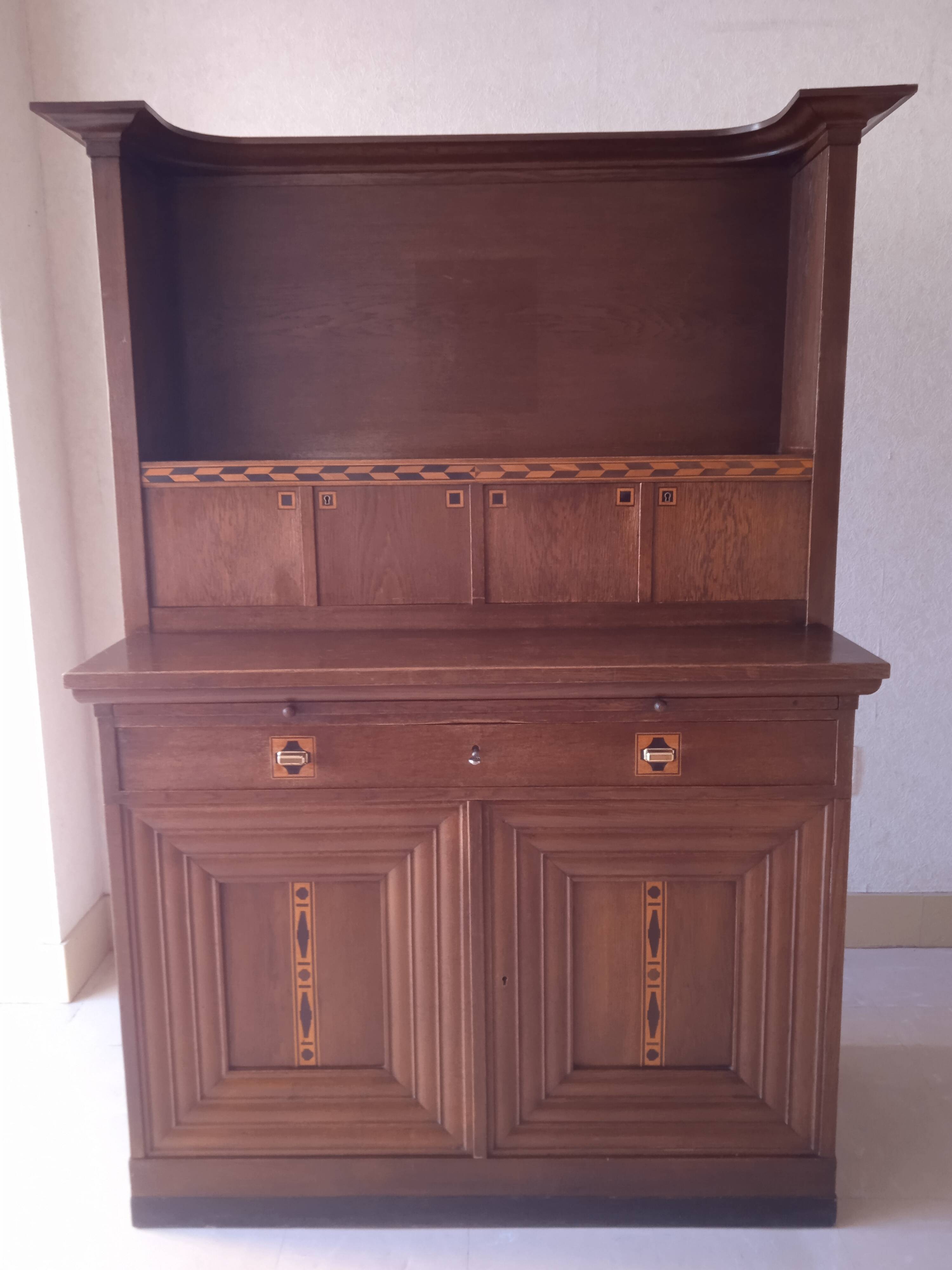 Buffet with a withdrawal system