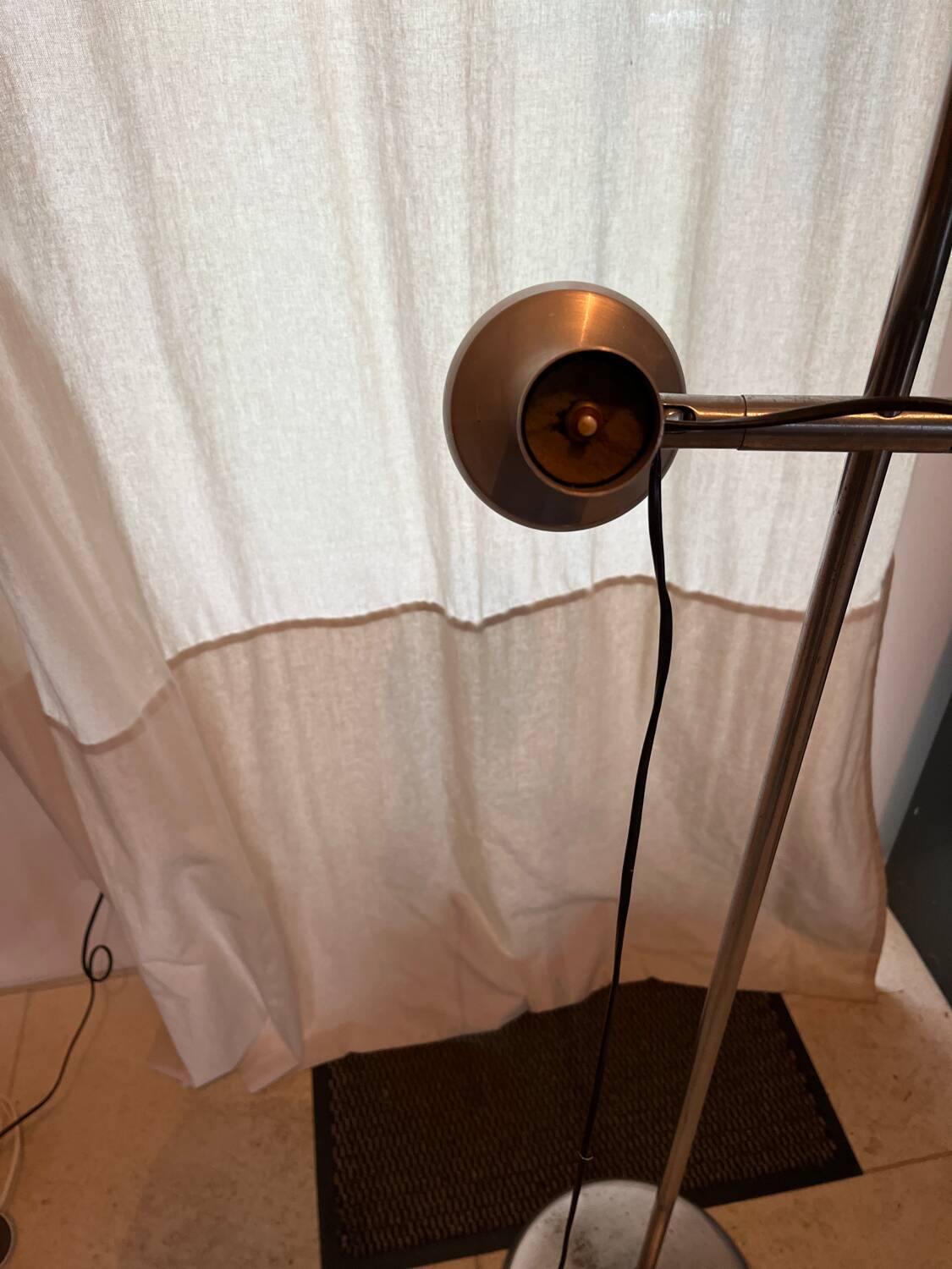 Lampadaire vintage en aluminium brossé par swisslamp