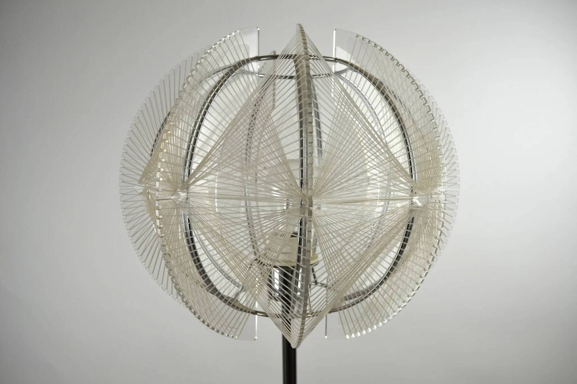 Neo floorlamp by Cottex, Sweden – plexiglas and nylon wire, 1990’s