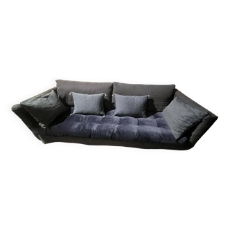 Adar caravan ink sofa