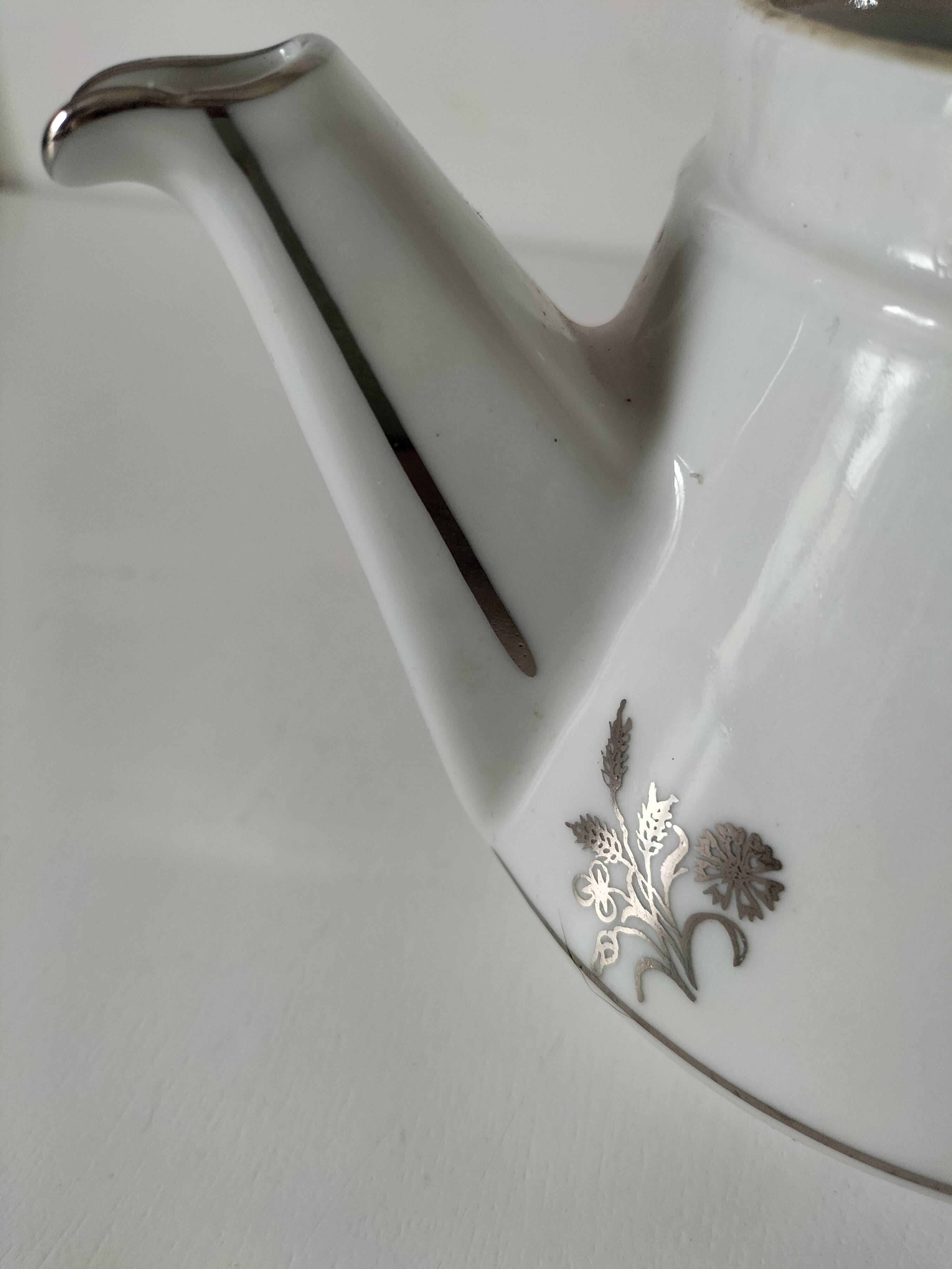 Théière forme salam en céramique émaillée, décor floral argenté