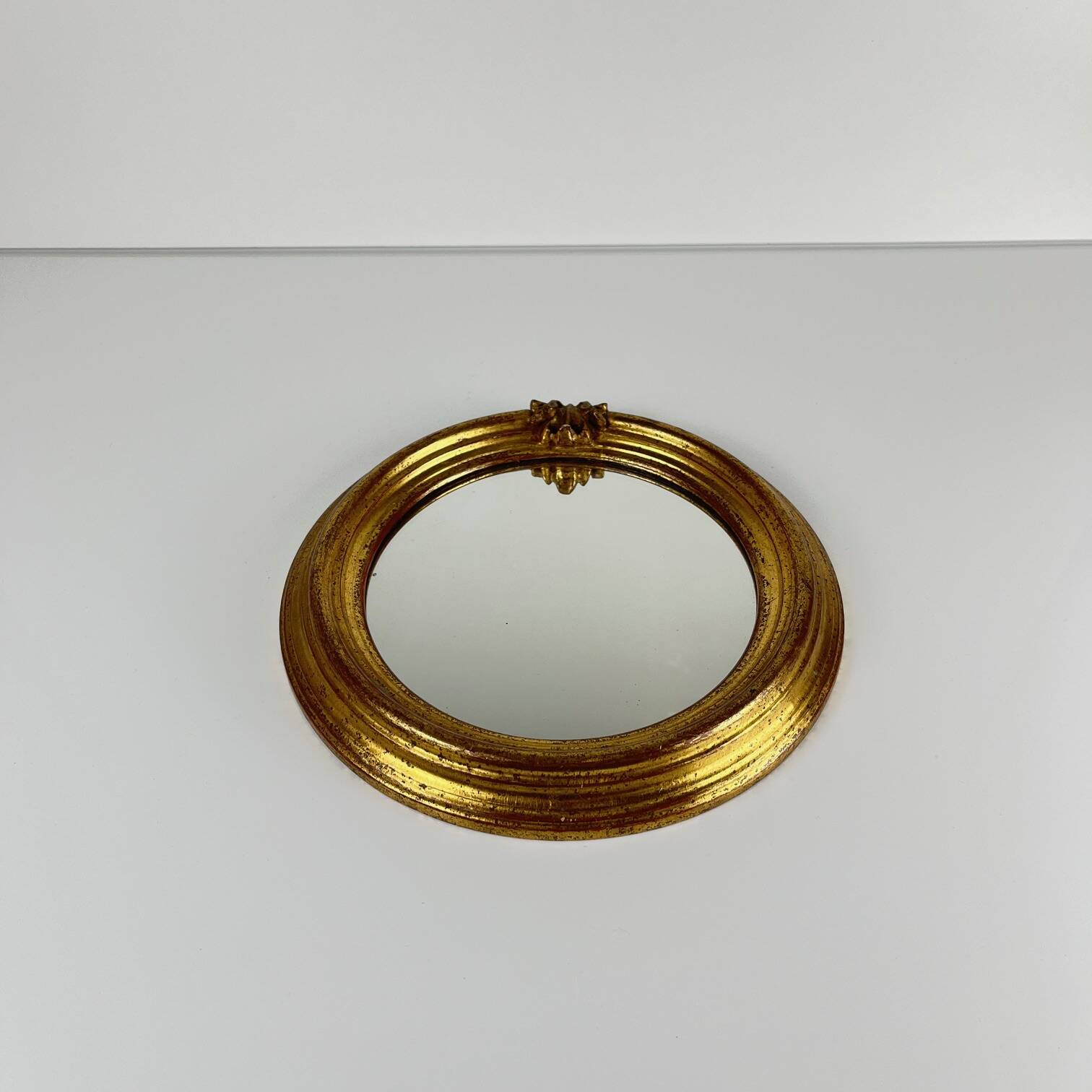 Petit miroir médaillon, XXe, style Louis XV