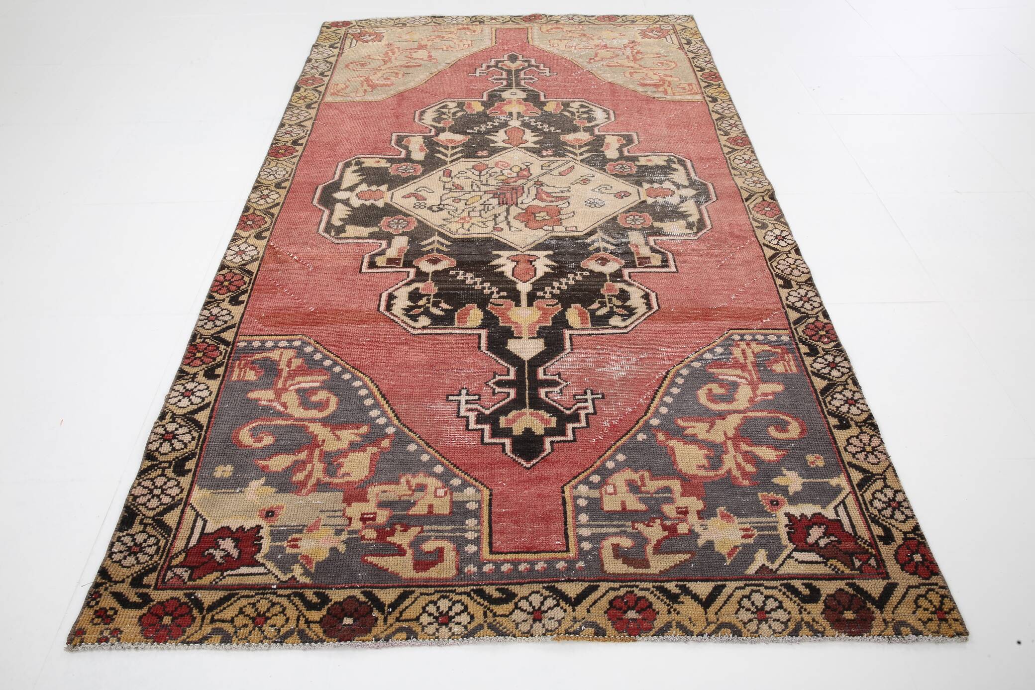 Oriental Pattern Classic Red Black Vintage Persian Rug, 132x222Cm