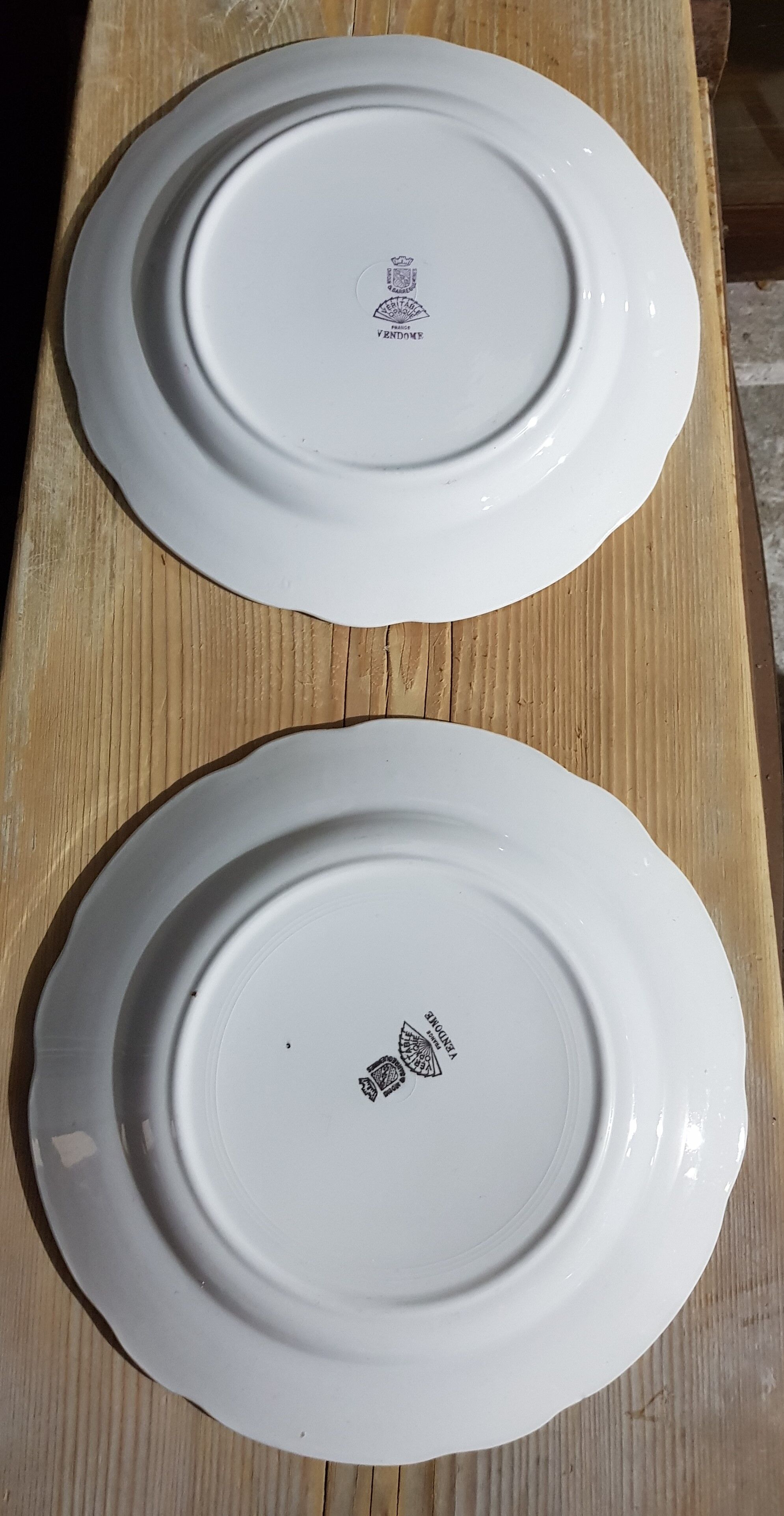 Vegetable lot & 4 matching flat plates Digoin Sarreguemines