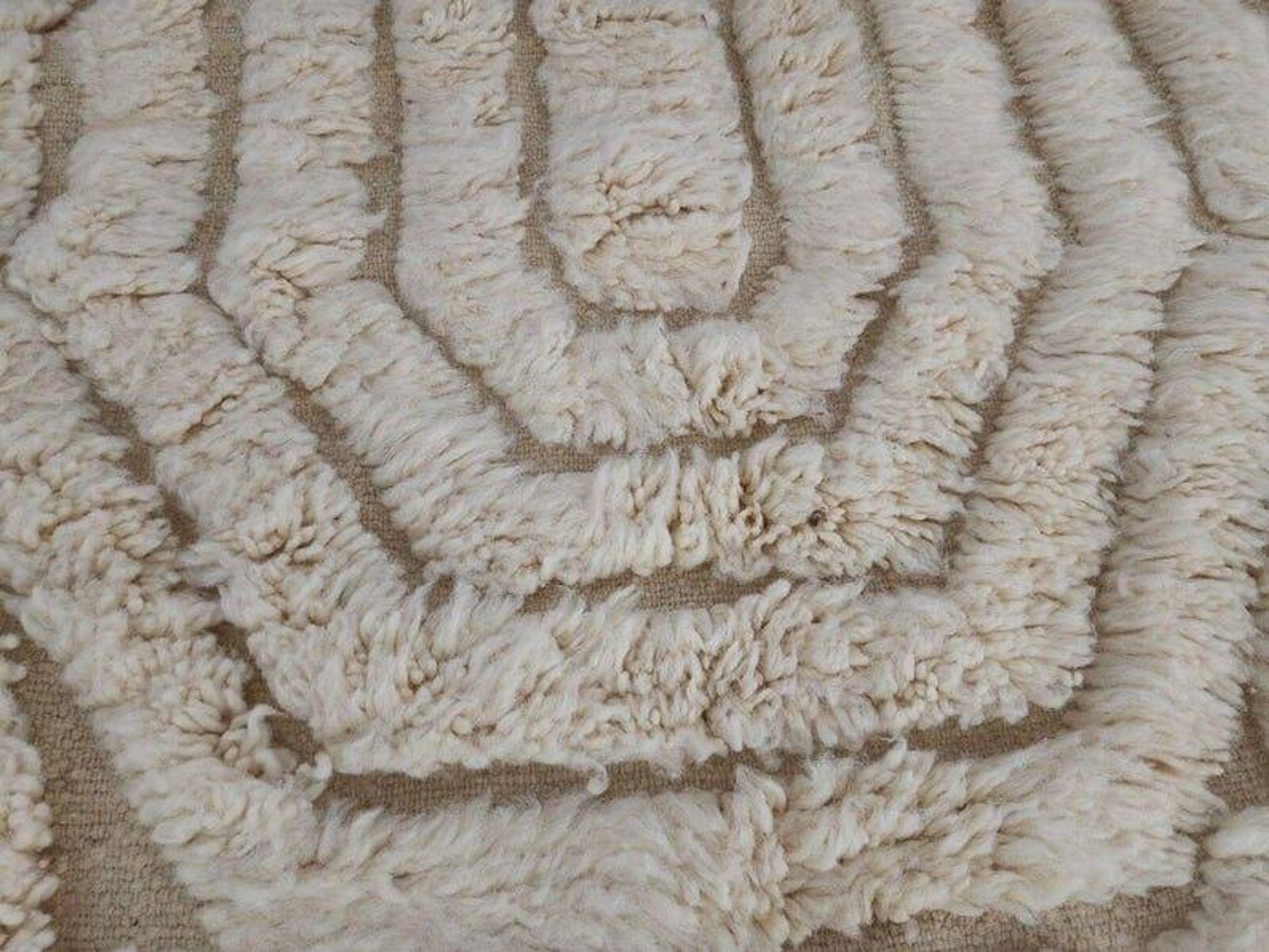 Handmade pure wool rug, size 150 x 250 cm.