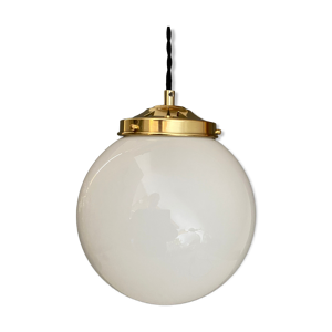 suspension globe en opaline