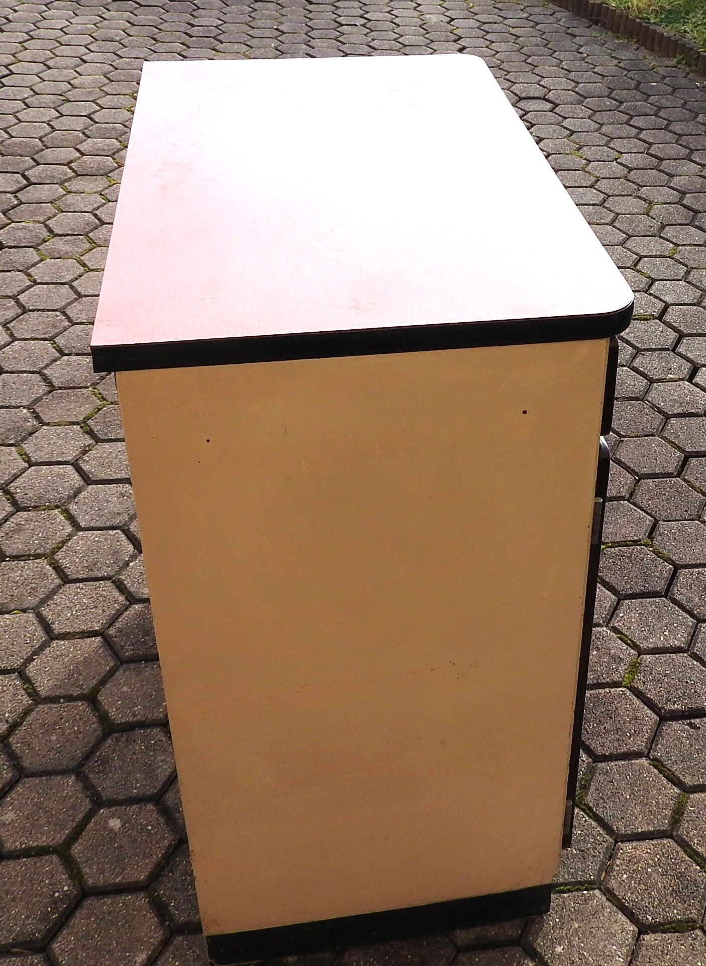 Sideboard in Formica red 2 doors 60 years