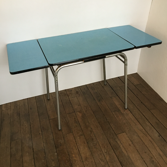 Vintage table in pool blue formica